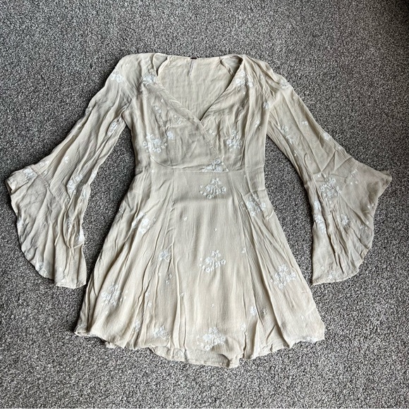 Free People Jasmine Embroidered Bell Sleeve Cream Mini Boho Dress, Size 2 - Picture 2 of 11